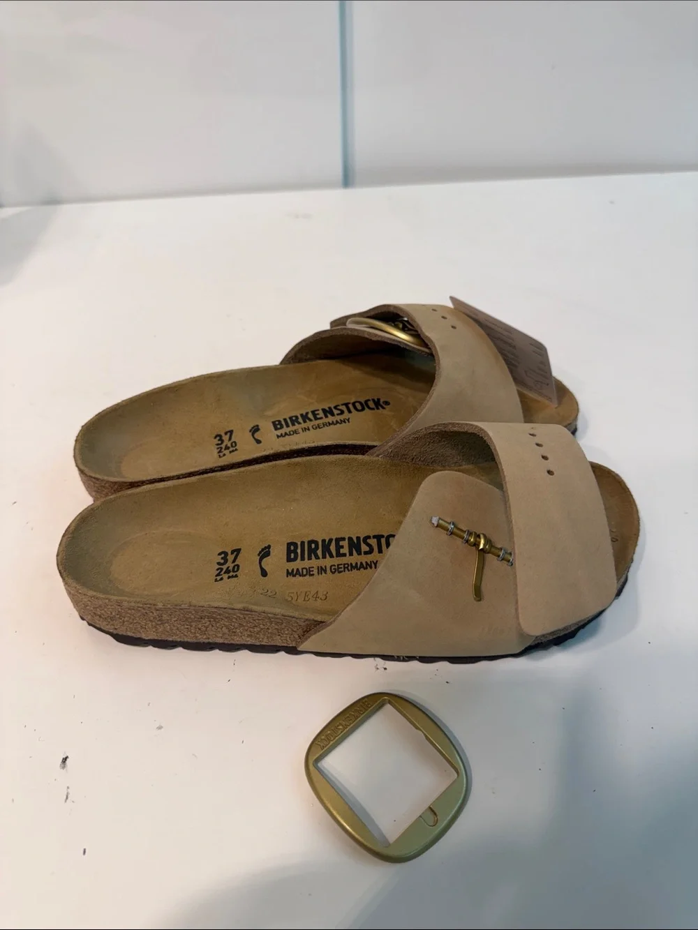 Birkenstock Arizona Slide Sandal - Beige Suede with Gold Buckle women’s 6
